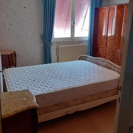 Le Petit Forsitain *